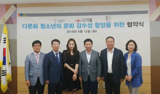 왼쪽부터 심상덕 다솜고 교감, 권대주 다솜고 교장, 김희영 놀터 이사장, 이석행 한국폴리텍대학 이사장, 정유석 피플 이사장 ⓒ 재단법인 피플