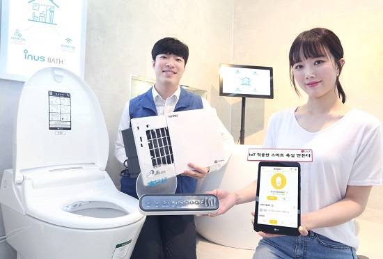 LG유플러스는 아이에스동서 욕실 리모델링 브랜드 이누스바스(inusbath)와 함께 국내 최초로 욕실에 IoT 기술을 적용한 ‘스마트 욕실’ 서비스를 출시했다고 밝혔다. ⓒLG유플러스