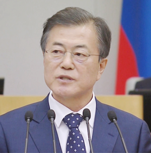 문재인 대통령은 대한민국 대통령 최초로 러시아 하원에서 연설을 했다. ⓒ SBS캡처