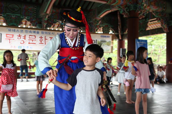 무형문화재 토요상설공연. ⓒ 프라임경제