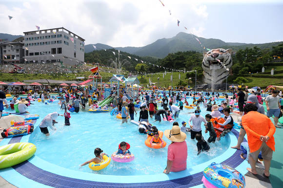 산청 동의보감촌 숲속수영장. ⓒ 프라임경제