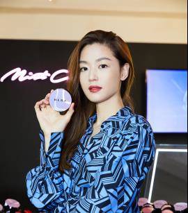 아모레퍼시픽 브랜드 헤라가 'UV 미스트 쿠션'을 새롭게 출시하며, 서울 신사동 가로수길 인근에 팝업 스토어를 오픈했다. ⓒ 아모레퍼시픽