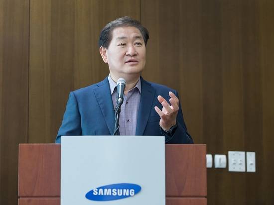 한종희 삼성전자 사장이 지난 20일 수원사업장에서 열린 기자간담회에서 발언하고 있다. ⓒ 삼성전자