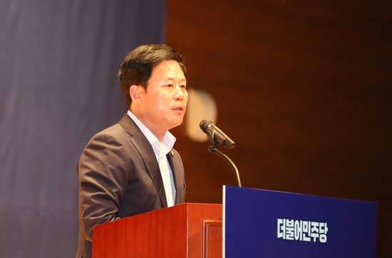 송갑석 국회의원이 더불어민주당 광주광역시당 위원장에 선임된 후 수락연설을 하고 있다. ⓒ 프라임경제