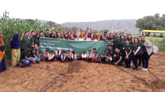 이니스프리는 지난 8일 인도 라자스탄 반수르(Bansur) 지역에 '이니스프리 숲'을 조성했다. ⓒ 이니스프리