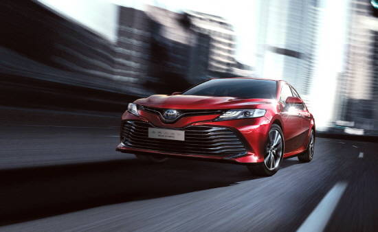 토요타 8세대 캠리는 'TNGA 플랫폼'을 적용해 차체 강성이 좋아진 동시에 저중심 설계를 통해 주행 안정성 및 정숙성이 크게 강화됐다. ⓒ 한국토요타