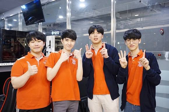 액토즈스타즈가 배틀그라운드 공식 한중 클럽매치에서 우승을 차지했다. 사진은 왼쪽부터 정락권, 이종호, 장환, 김도현 액토즈 스타즈 선수. ⓒ 액토즈소프트