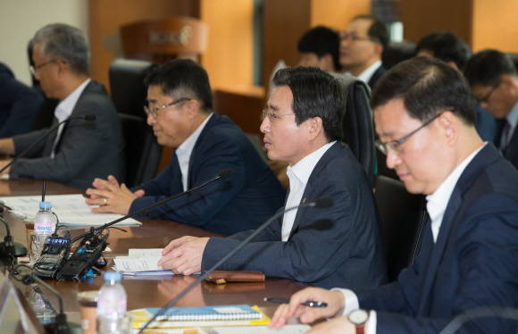 김용범 금융위 부위원장은 20일 서울 여의도 한국거래소에서 거래소, 금융투자협회, 상장예정법인, 금융투자업계 전문가들과 '코스닥 시장 점검을 위한 시장 간담회'를 개최했다. ⓒ 금융위원회