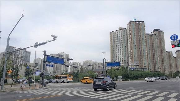 지난 27일 김포한강신도시 내 가장 인기있는 지역 중 하나인 운양동을 방문했다. 이 일대 아파트들은 최근 김포도시철도 개통 확정 소식으로 최소 4000만~최고8000만원까지 오른 상태로 거래되고 있다. = 남동희 기자