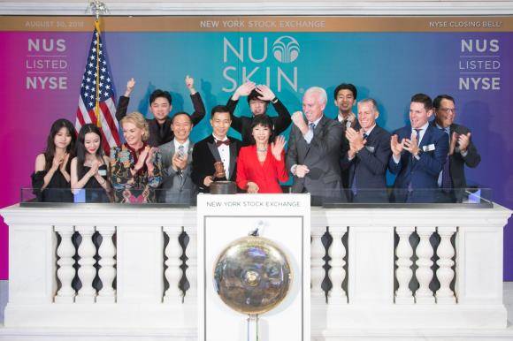 뉴스킨 엔터프라이즈가 미국 현지시간으로 지난 8월30일 오후 4시, 뉴욕증권거래소에서 '클로징 벨'을 울렸다. ⓒ 뉴스킨 코리아