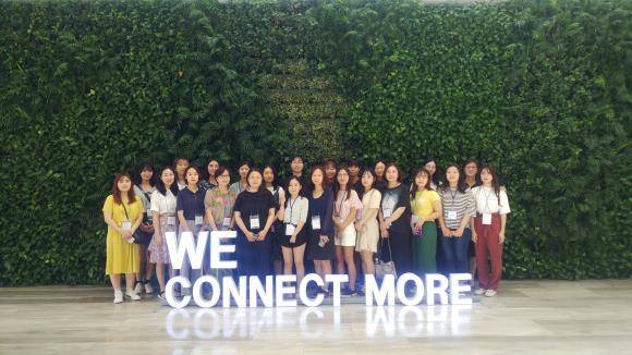 GC녹십자 본사에 'WISET 취업탐색 멘토링'에 참여하는 멘티와 멘토들이 방문해 최신 지견을 공유하는 시간을 가졌다. ⓒ GC