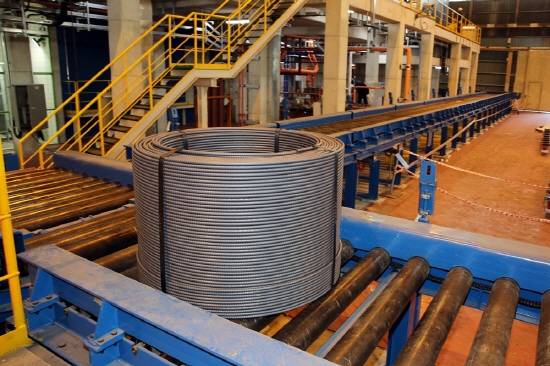 동국제강이 국내 철강업계 최초 개발한 내진용 코일철근. ⓒ 동국제강