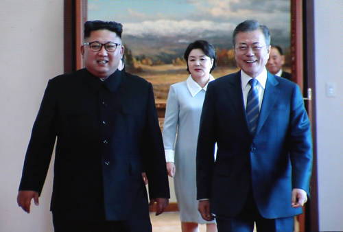 19일 정상회담은 김정은 국무위원장이 문재인 대통령이 있는 백화원 영빈관을 직접 방문해 진행키로 했다. ⓒ 뉴스1
