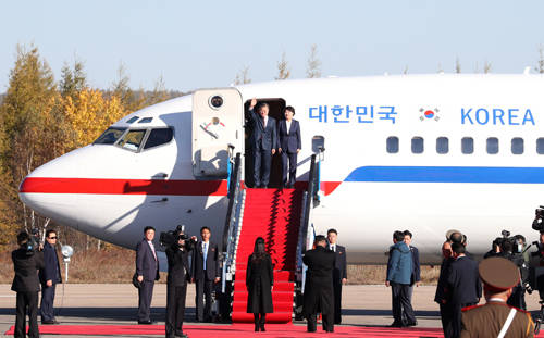 문재인 대통령은 2박3일간의 2018 남북정상회담 평양 일정을 마치고, 삼지연 공항을 통해 서울로 돌아올 예정이다. ⓒ 평양사진공동취재단