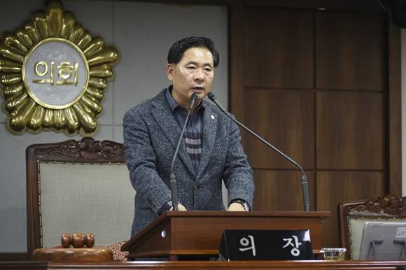 제227회 임시회 폐회사를 하고 있는 서정진 의장. ⓒ 순천시의회