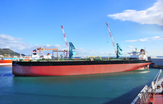 미국 선급 ABS로부터 사이버보안 기술 인증을 받은 현대중공업 초대형 원유운반선. ⓒ 현대중공업