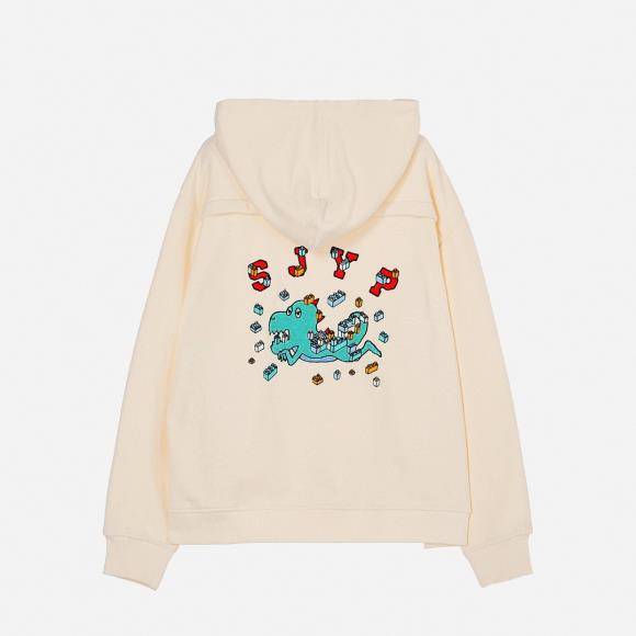 한섬이 국내에선 처음 인공지능(AI)를 활용해 디자인한 의류를 선보인다. 사진은 AI가 만든 디노 후드티.ⓒ 한섬