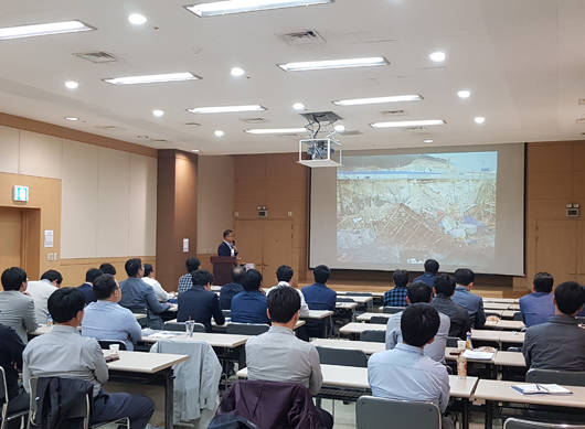 롯데건설 본사 지하대강당에서 실시된 '품질혁신 아카데미 교육' 현장. ⓒ 롯데건설