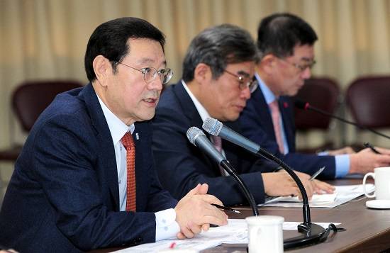 이용섭 광주시장은 20일 오전 확대 간부회의에서
