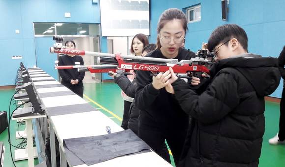 사격체험교실 교육 모습. ⓒ 서산시청
