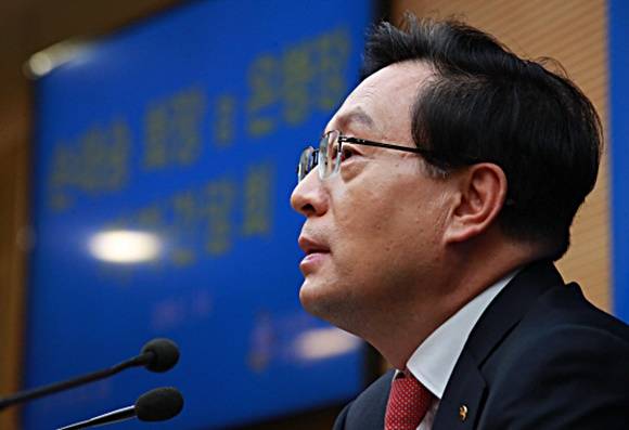 우리금융지주 출범식 관련 기자간담회를 갖은 손태승 회장 ⓒ 연합뉴스