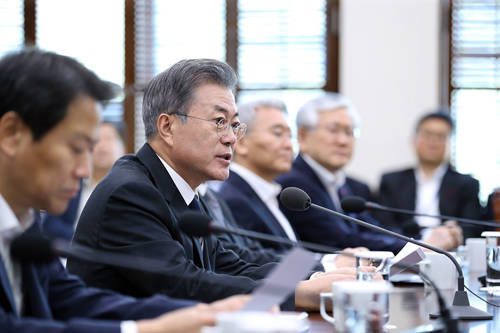 이번 정상회담에는 문재인 대통령과 타밈 알 싸니 카타르 국왕을 비롯해 양측 각 10명이 참석한다. ⓒ 청와대