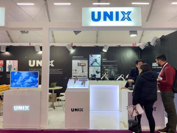 유닉스전자는 지난 14일부터 17일까지 이탈리아 볼로냐 Fiere 전시장에서 열린 '2019 볼로냐 코스모프로프 국제 뷰티 박람회'에 참가했다. ⓒ 유닉스전자