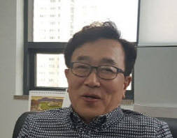서병수 전 부산시장이 정치 행보를 재개한 와중에 공교롭게도 전재수 효과가 덮쳐 파장이 예상된다. 서 전 시장을 김영춘 킬러로 차출할 가능성이 높아지고 있다. ⓒ 프라임경제
