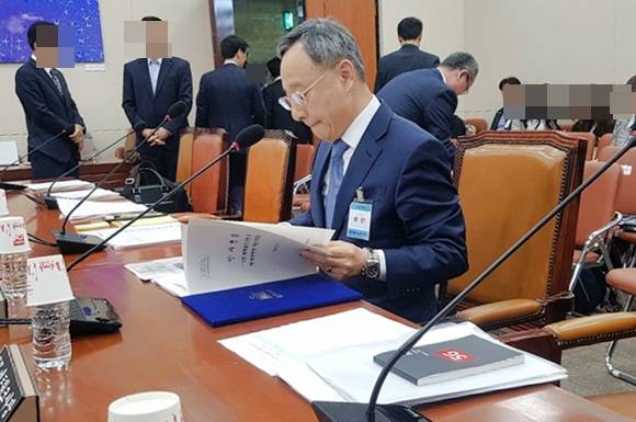 KT 아현지사 화재 청문회에 참석한 황창규 KT 회장. = 오유진 기자