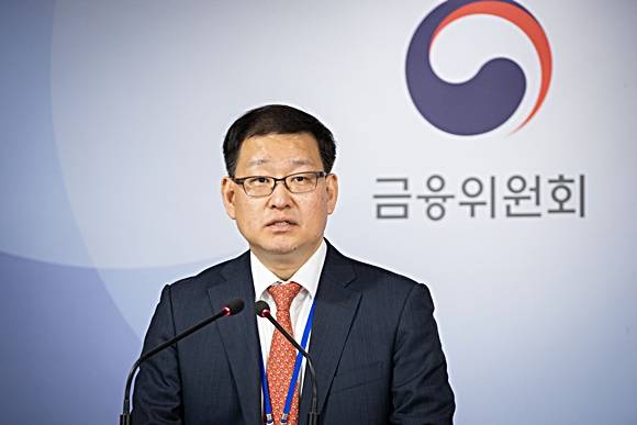 박정훈 금융위 자본시장정책관이 24일 서울 종로구 정부서울청사 합동브리핑실에서 '상장회사 등의 주주총회 내실화 방안' 관련내용을 설명하고 있다. ⓒ 금융위원회