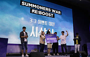 심양홍과 야삐가 각각 팀원을 선정해 3:3 이벤트 매치를 펼쳤다. ⓒ 컴투스