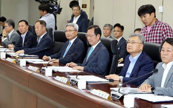 한전 이사회가 전기요금 누진제 완화 개편안을 보류시켰다. ⓒ 연합뉴스