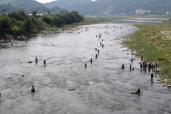 산청경호강 물 페스티벌 은어낚시 대회. ⓒ 산청군