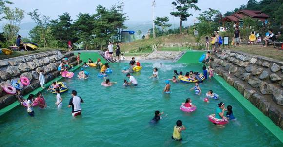 봉수산 자연휴양림 물놀이장. ⓒ 예산군