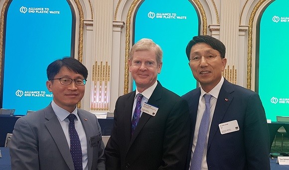 SKC가 글로벌 기업이 참여한 플라스틱쓰레기제거연합인 'AEPW'에 국내 기업 최초로 가입했다. ⓒ SKC