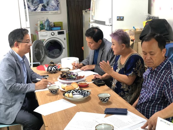 8일 이용빈 민주당 광산갑 지역위원장은 광주 고려인 마을에서 신조야 고려인 마을 대표, 이천영 목사 등과 간담회를 갖고 재외동포법 개정 후속대책을 논의했다. ⓒ 광산갑 지역위원회