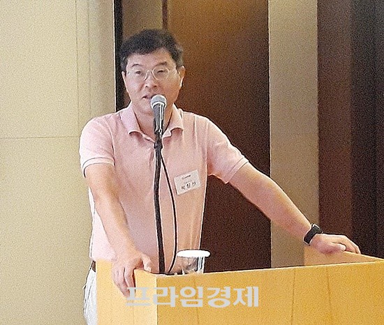 박창신 캐리소프트 대표이사가 6일 서울 여의도에서 열린 기업공개(IPO) 간담회에서 프레젠테이션하고 있다. ⓒ 프라임경제