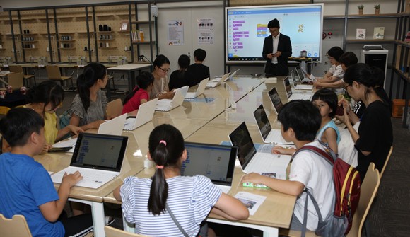 충남도서관 메이커 스페이스 운영장면. ⓒ 충남도