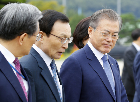 이해찬 더불어민주당 대표와 문재인 대통령이 사법 개혁을 위해 손발을 맞춰 조국 법무부 장관 임명을 완성해 냈다. ⓒ 연합뉴스