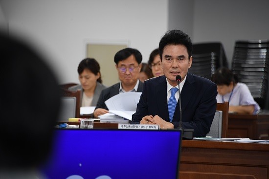 변정섭 광주신용보증재단이사장 후보자가 인사 청문회에서 직무수행 계획을 밝히고 있다. ⓒ 광주광역시의회