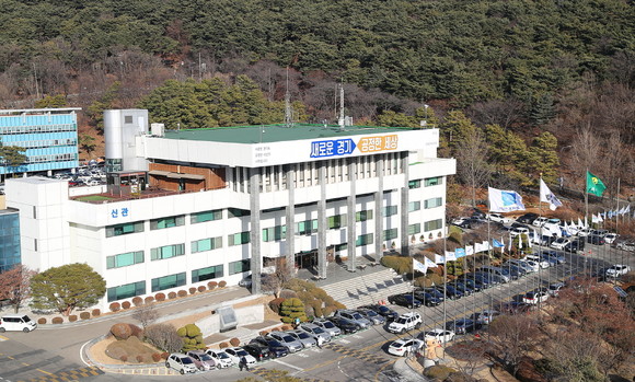 경기도콜센터는 결원충원을 위한 채용 8명 중 절반인 4명을 장애인상담사로 고용했다고 16일 밝혔다. ⓒ 경기도청