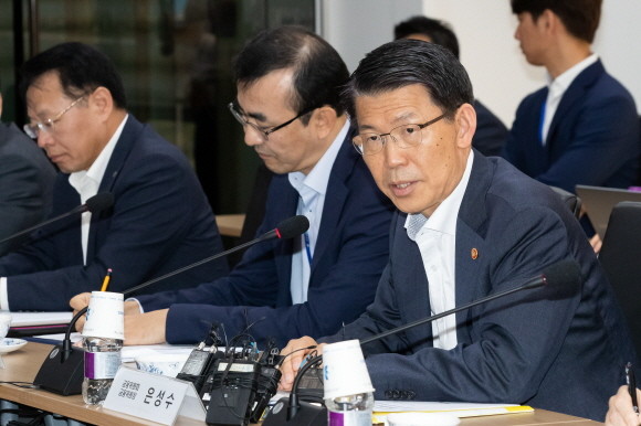 은성수 금융위원장이 간담회를 진행하며 발언을 하고 있다. Ⓒ 금융위원회