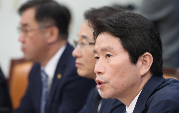 이인영 더불어민주당 원내대표가 19일 오전 국회에서 열린 정책조정회의에서 발언하고 있다. ⓒ 연합뉴스