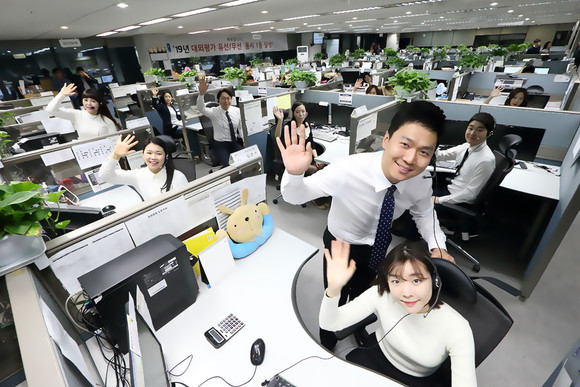 KT IS의 직원들이 고객감동 서비스 달성을 위해 최고 수준의 서비스를 제공 중이다. ⓒ KT IS
