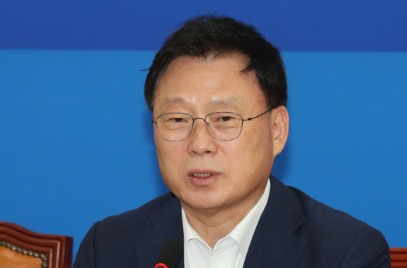 19일 오전 국회에서 열린 더불어 2019 정책페스티벌 기자간담회에서 박광온 더불어민주당 의원이 발언하고 있다. ⓒ 연합뉴스