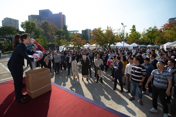 태광그룹은 서울 중구 소재 태광산업 본사에서 그룹 사회공헌 활동을 공유하고 체험하는 축제의 장인 '큰 빛 한마당'을 개최했다. ⓒ 태광그룹