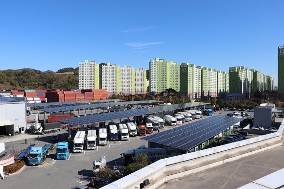 SK에너지가 경상남도 창원시 소재 내트럭하우스 부산 신항 사업소의 태양광 발전 시설을 올 연말께 본격 가동한다. ⓒ SK에너지