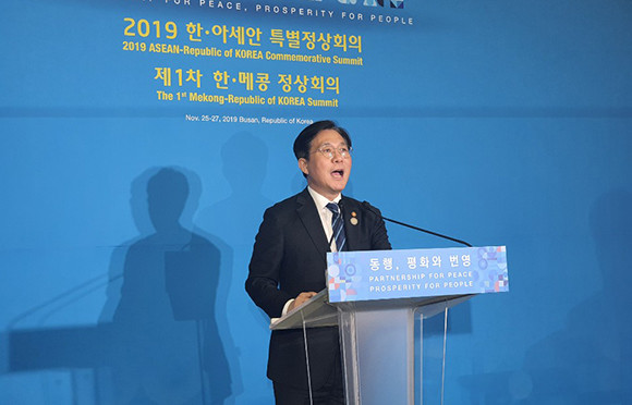성윤모 산자부 장관은 "지소미아 협의 관련 일본과 구체적인 시기, 장소, 의제와 관련 빠른 실무적인 접촉을 통해 조만간 이뤄질 수 있도록 노력할 것"이라고 말했다. = 김경태 기자