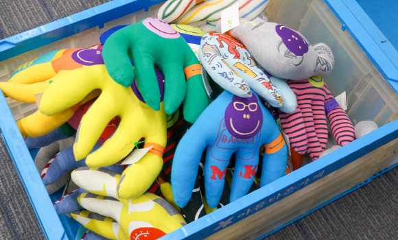 '릴라씨' 인형이예요. 아름다운가게에서 판매돼요. ⓒ CJ 오쇼핑