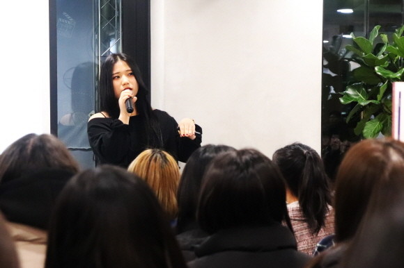 브이로그 크리에이터 '톰과나'. = 사혜성 청년기자